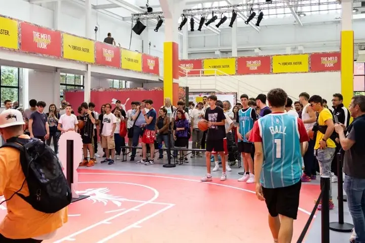 Melo Faster Tour
